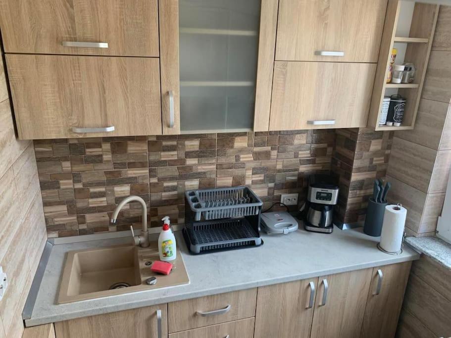 Apartamento Cozy Flat Piteşti Exterior foto