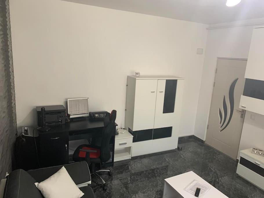 Apartamento Cozy Flat Piteşti Exterior foto